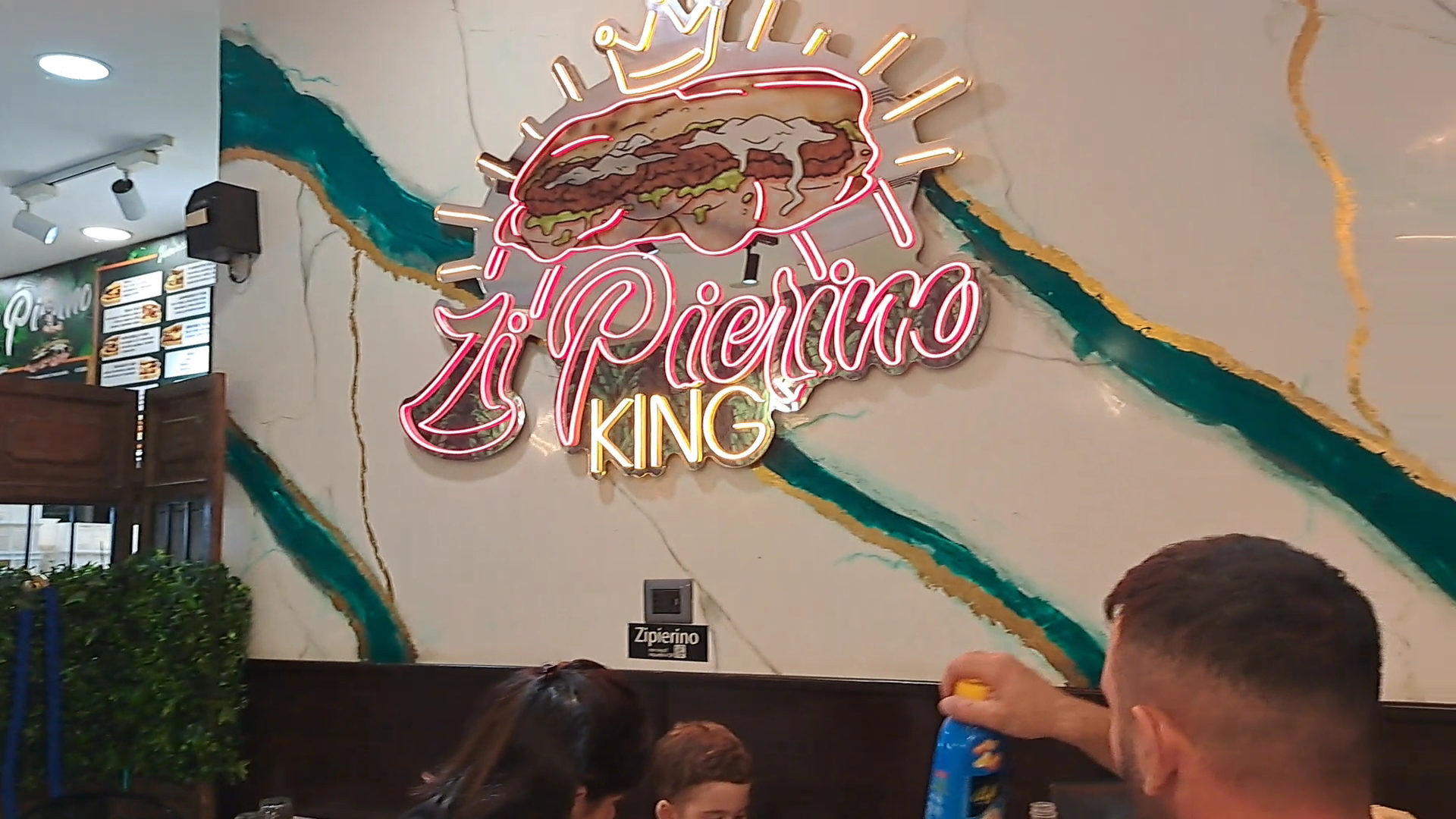 Zi Pierino Panuozzeria