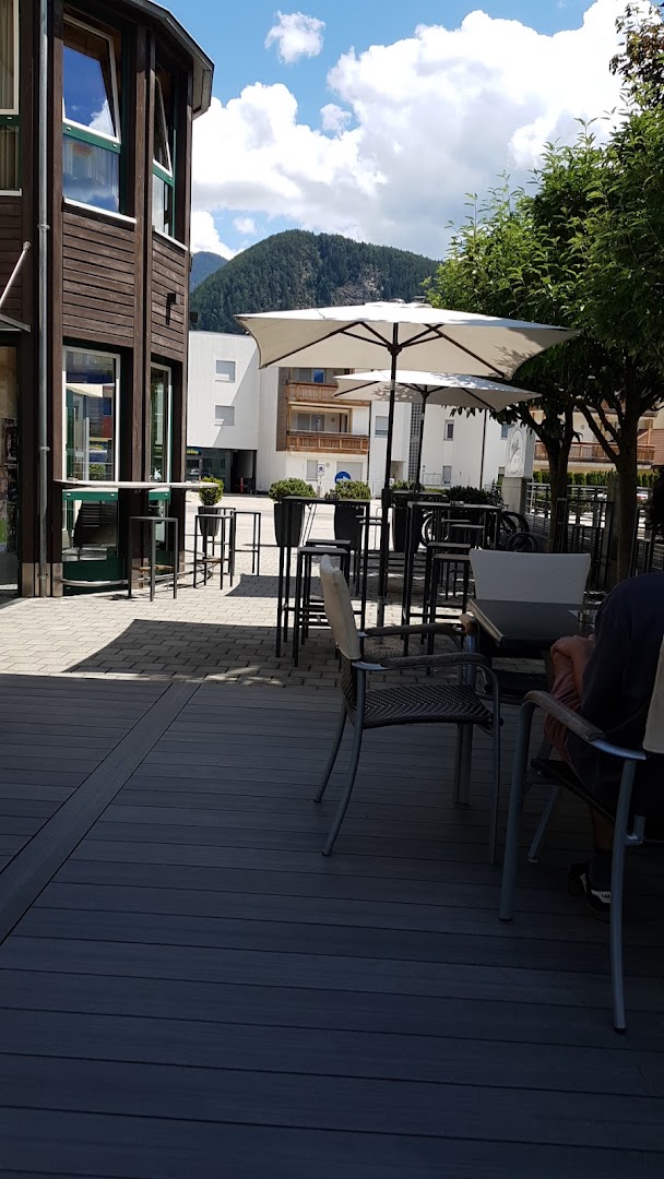 Zinta Bar Café